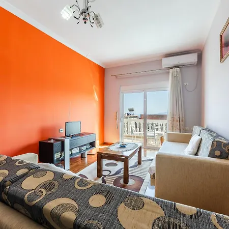 Apartment Urban Sea Escape By Pikhost *